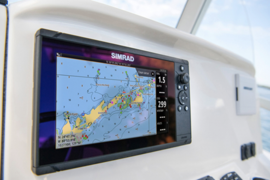 Sonda GPS Plotter Simrad Cruise-9 83/200