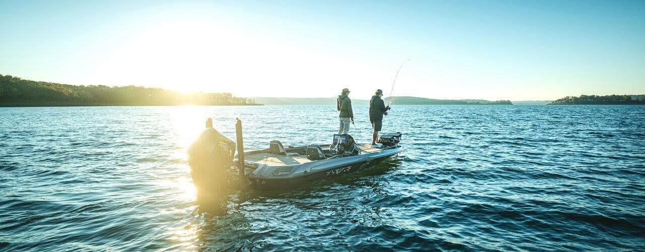 Pescadores en barco cuando la sonda no marca bien la profundidad