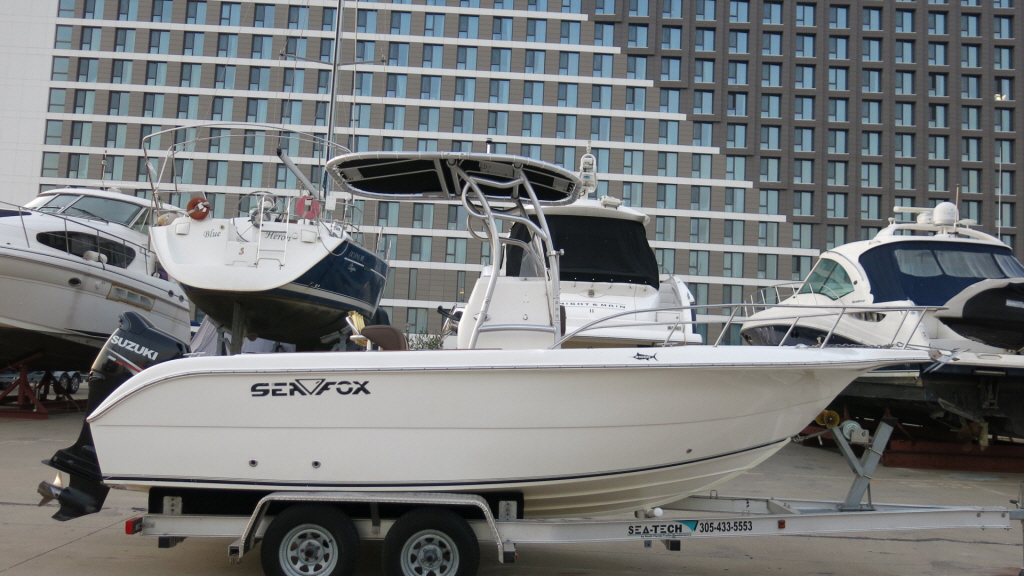 T-Top Universal Serie 600 de PoweryMax color Negro para barcos y semirigidas. ONNautic